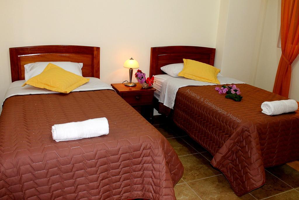 Ariana'S Galapagos Hostal Puerto Ayora  Eksteriør billede