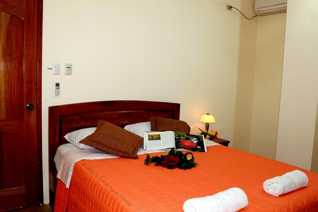Ariana'S Galapagos Hostal Puerto Ayora  Eksteriør billede