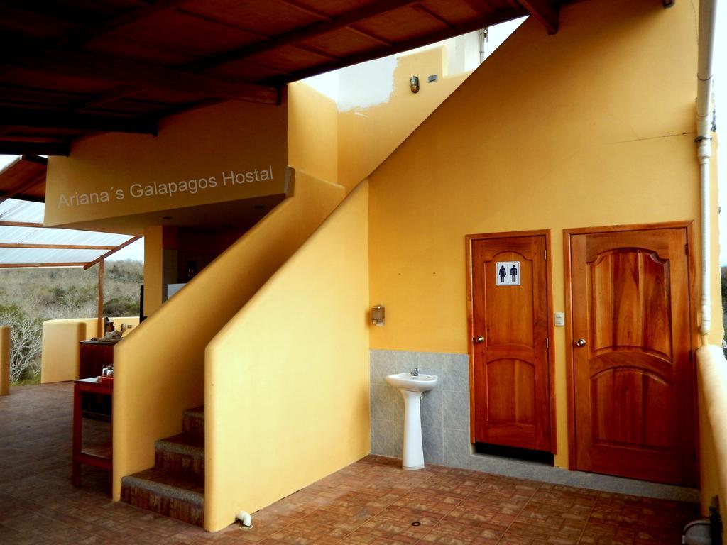 Ariana'S Galapagos Hostal Puerto Ayora  Eksteriør billede
